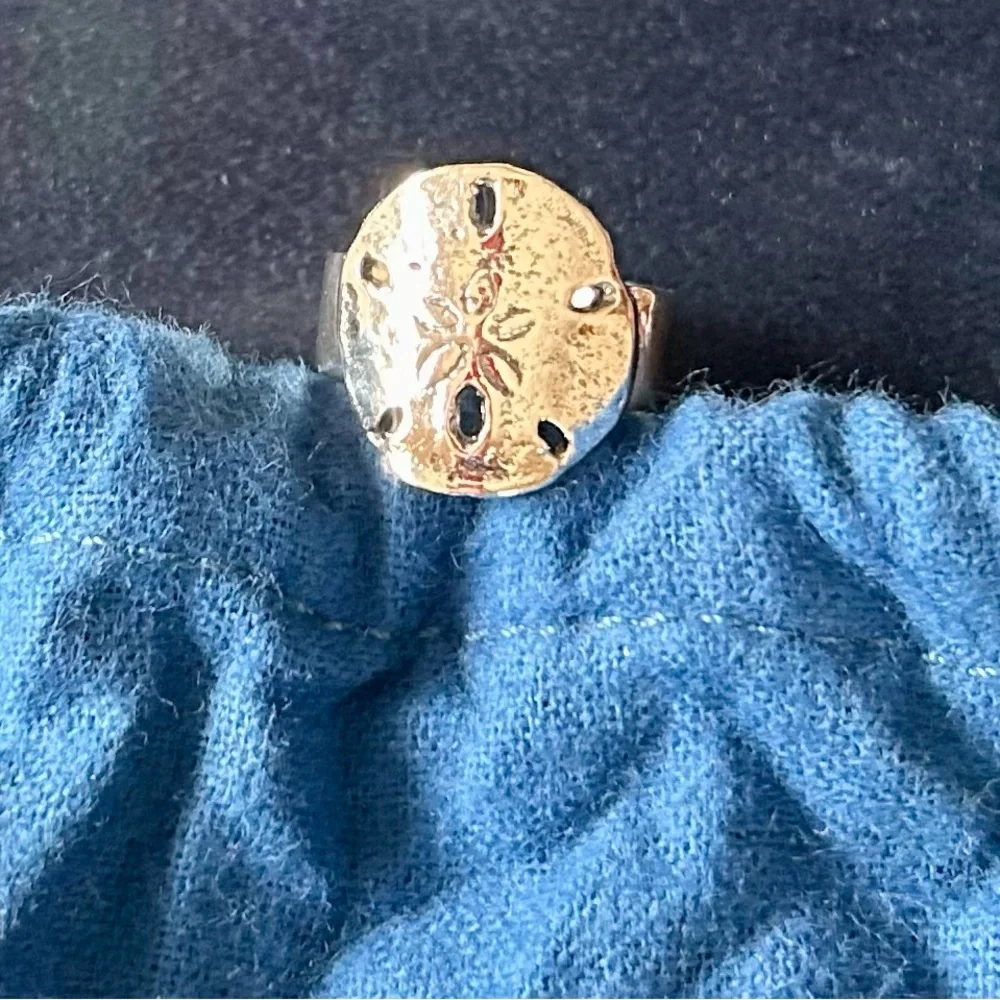 Mignon Faget Sand Dollar Ring - Picture 6 of 13